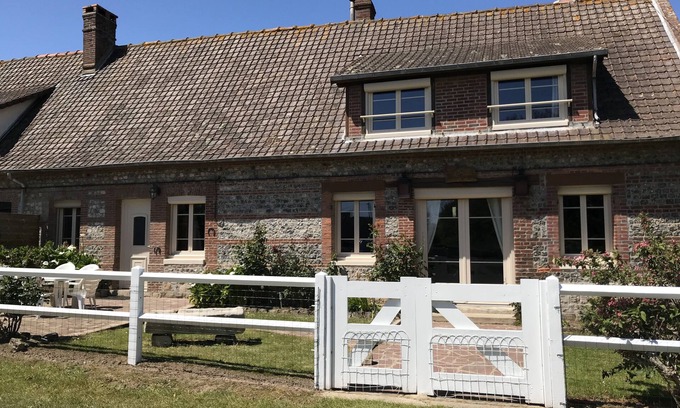 Saint-Aubin-sur-Mer House | Beachfront Longère: Pet-Friendly Oasis with Ocean Views