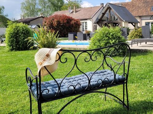 Bailleau-l'Eveque House | Idyllic Retreat with Pool and Spa Near Chartres for 12 Guests