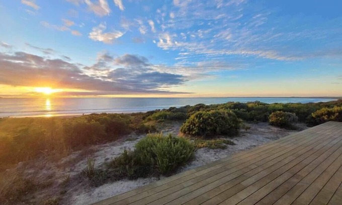 Waterhouse House | Pet-Friendly Long Beach Break with Oceanfront Views