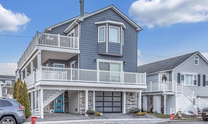 Long Beach House | Beachfront Oasis: Steps to Shore with Ocean View & Spa