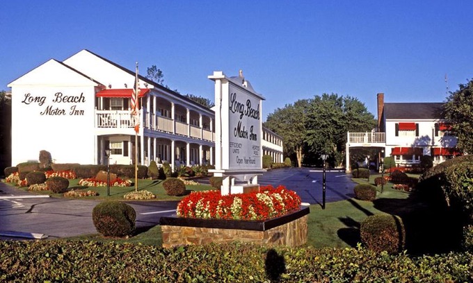 York Beach Hotel | Enjoy Oceanfront Bliss at Long Beach Motor Inn