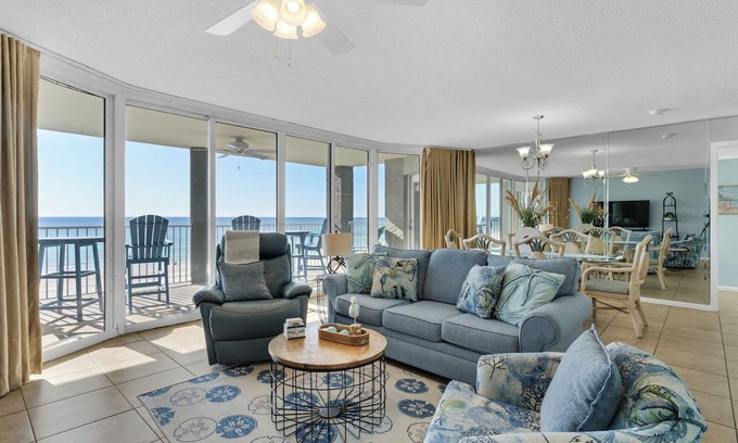 Long Beach Condo | Beachfront Paradise: Free Service & Ocean Views Await!