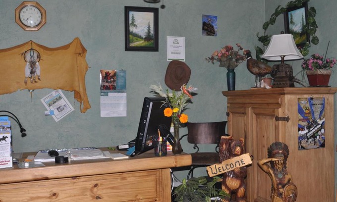 Gunnison Hotel | Budget-Friendly Long Holiday Motel: Family-Friendly Retreat