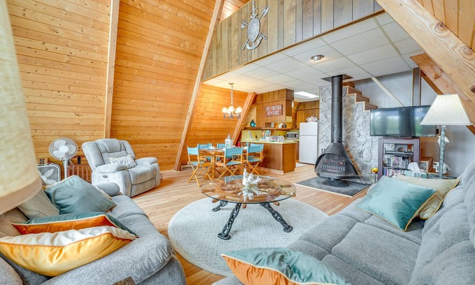 Fountain Cabin | Idyllic Long Lake Cabin with Private Dock & Spa Amenities