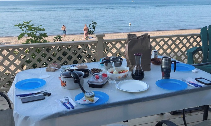 Sarnia House | Long term rental on the lake front