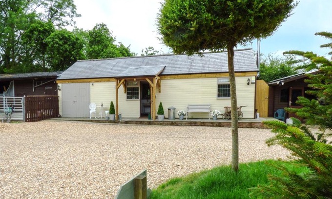 Wimborne Saint Giles House | Discover Longhouse Lodge: A 4-Star Retreat with High Ratings