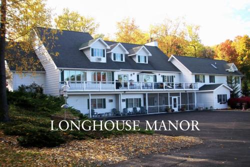 Town of Reading Bed & Breakfast | Exceptional Longhouse Manor B&B: Pool, Hot Tub & Breakfast