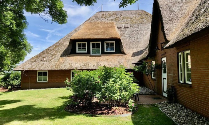 Westerhever Apartment | Idyllic Retreat at Longing Place - Haubarg Beach Oasis