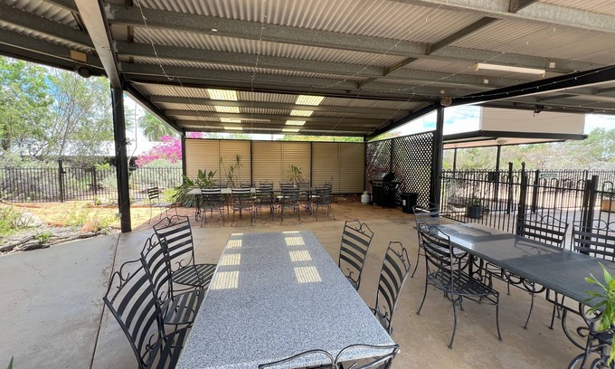 Longreach Hotel | Discover Longreach Outback Adventures with Family-Friendly Perks