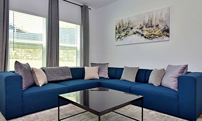 Del Valle House | Longterm Rental | Communal Pool, BBQ & Playgrounds