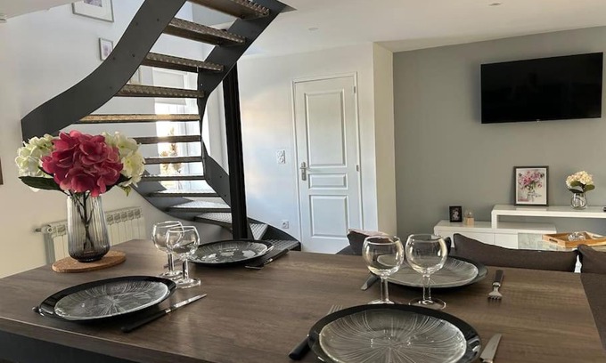 Digoin Apartment | Charming LONOMA: Cozy Home with Garden & Terrace Oasis