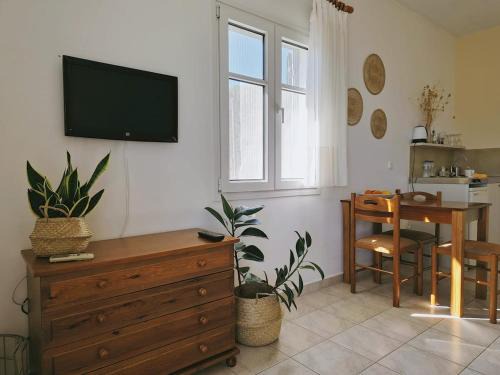 Lazarata Apartment | Cozy Lontza Apartment: Ideal for Family Getaways