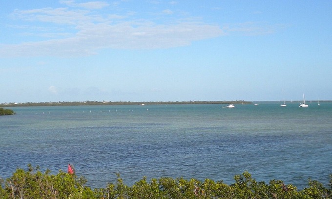 Breezeswept Beach Estates House | Ocean View Looe Key Villa - 3 Balconies & Pet Friendly