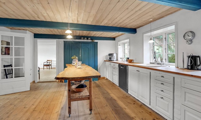 Emmerlev House | Experience Breathtaking Sea Views from Our Beachside Retreat