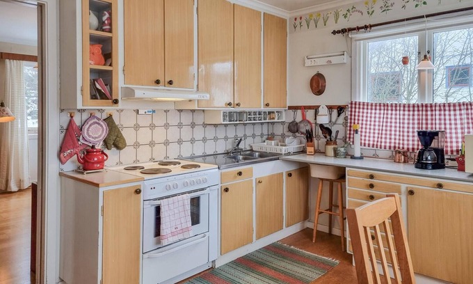 Kyrkesund House | Relaxing Oceanfront Getaway: Pet Friendly with Spa Access
