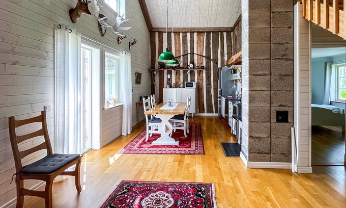 Svanesund House | Experience a Delightful Holiday Home by the Ocean