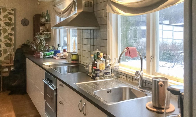 Hagernas House | Experience Family Fun at Cottage in Viggbyholm by Lake