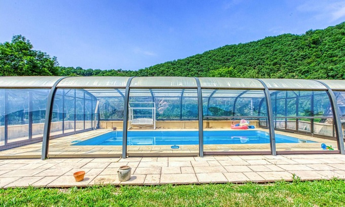 Centres House | Look forward to your extended family vacation far away from the hustle and bustle of big cities or c