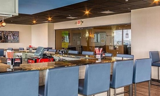 Miami Springs Hotel | Discover Classy Units with Pool Near Marlins Park!
