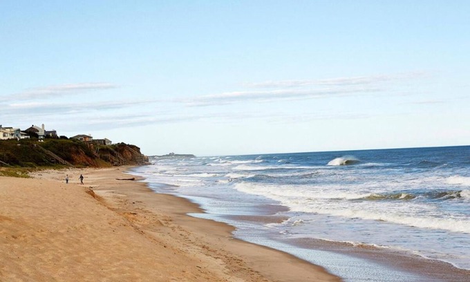 Montauk Hotel | Convenient Stay with Free Parking & Breakfast Near Kirk Park