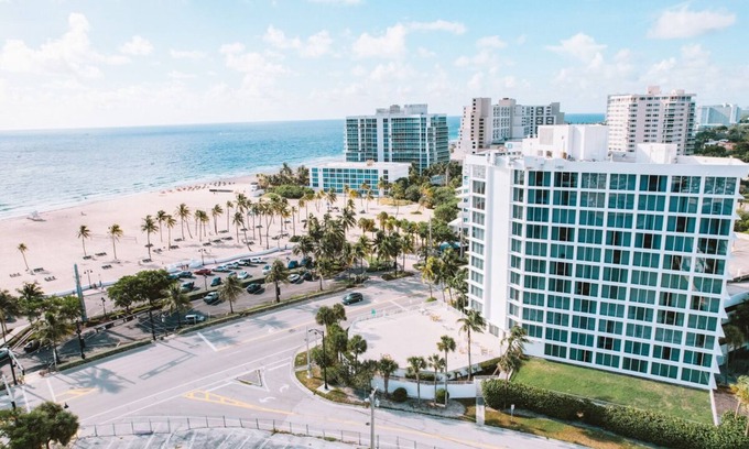 Central Beach Resort | Discover Relaxing Ocean View Units with Infinity Pool