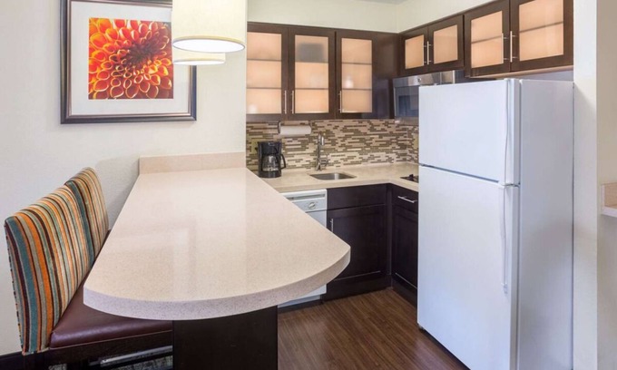 Dunwoody Apartment | Modern 1BR Suite with Kitchen & Pet-Friendly Amenities