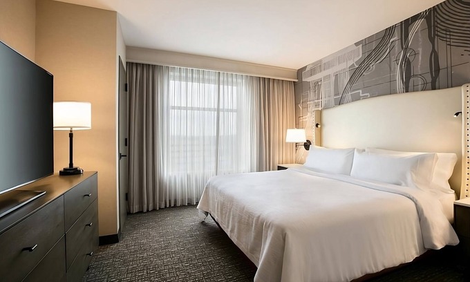 Berkeley Heights Hotel | Discover Relaxation: Indoor Pool, Free Breakfast & More!