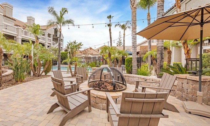 Chatsworth Hotel | Family-Friendly Suites with Kitchens and Pool Awaits You!