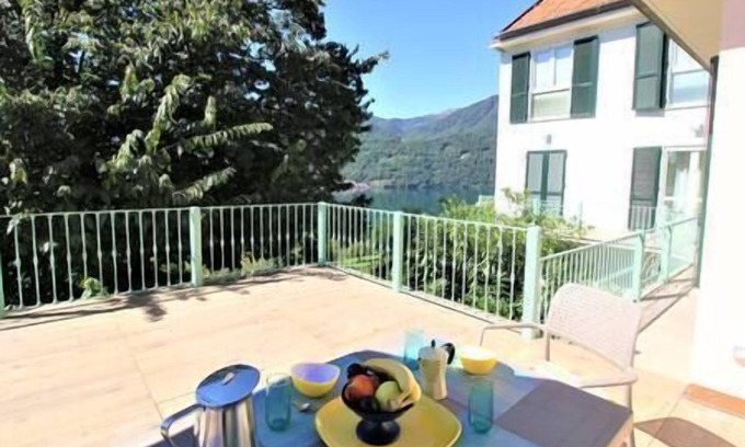 Pettenasco Apartment | Relax on the Terrace with Scenic Lake Views and Breakfast