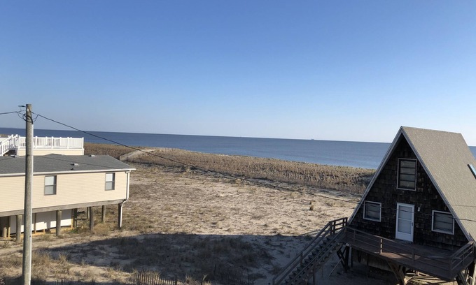 Milton House | Discover a Private Beach with Breathtaking Sunsets