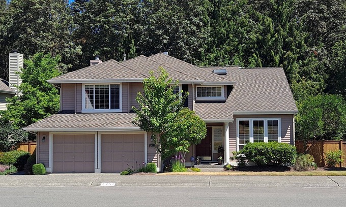 Sammamish House | Looking for an extended stay? Single Family Home 2 Blocks from Christa McAuliffe