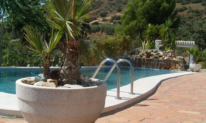 Iznajar House | Relaxing Summer and Autumn Breaks with Pool & Spa Access