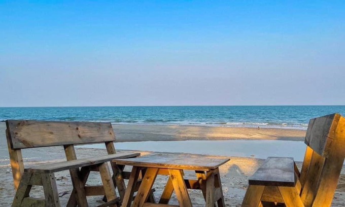 Cha-am Villa | Beachfront Retreat at Loongmun: Pet Friendly & Ocean View