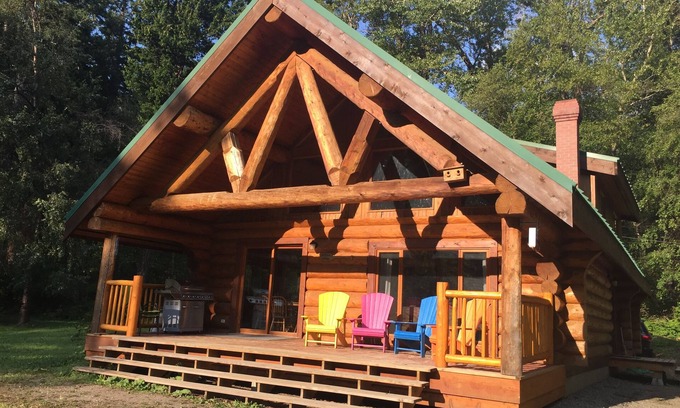 Gold Bridge Cabin | Reconnect at Loons Nest: Serene 4-Bedroom Log Cabin Retreat