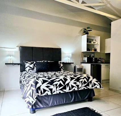 Klerksdorp House | Explore LoopLê: Family-Friendly with Top Guest Ratings
