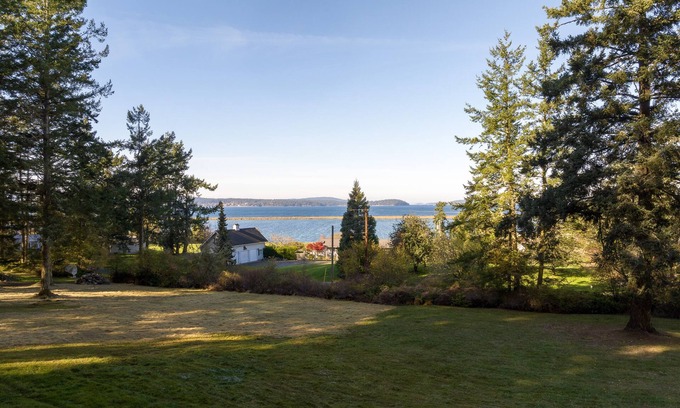Lopez Island House | Discover Pebbles on Bayshore #308 in Lopez Island