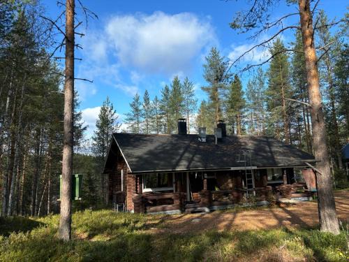 Tormanmaki Ski Chalet | Discover Loppiaiskaari 5: Beachfront Retreat with Pets Welcome