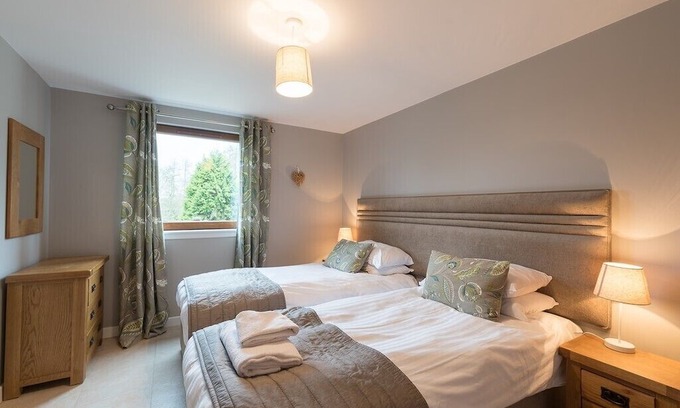 Newton Stewart Cabin | Lord Galloway 35 with Hot Tub, Newton Stewart