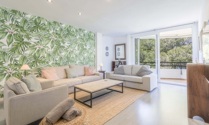 Puerto de Pollensa Apartment | Lord Jim - Beachside 2 Bedroom Apartment with Spa Access