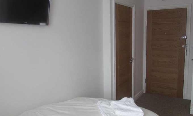 Rhymney Hotel | Discover Comfort at Lord Nelson Hotel - Rated 8.7/10!