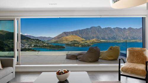 Fernhill Apartment | Explore Lordens Penthouse with Hot Tub & BBQ Features
