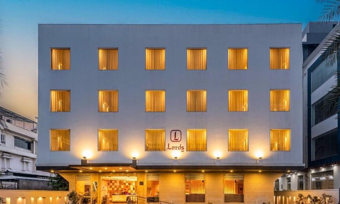 Malviya Nagar Hotel | Family-Friendly Stay at Lords Inn Jaipur with Breakfast