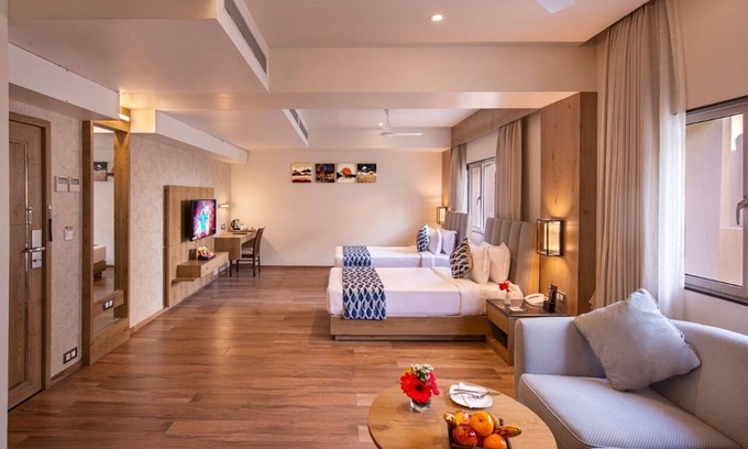 Jamnagar Hotel | Discover Lords Inn Jamnagar: Family-Friendly with Pool