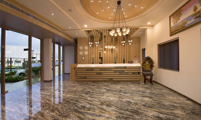 Chotila Hotel | Relax at Lords Resort Chotila: Family-Friendly Amenities
