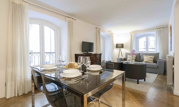 Old Town Apartment | Relaxing Loreak Retreat | Top-Rated Amenities & Comfort