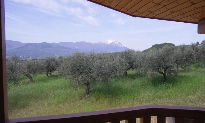 Loreto Aprutino Villa | Inviting Loreto Aprutino Log House with Relaxing Hot Tub