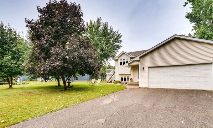 Loretto House | Loretto Getaway w/ Stunning Deck + Gas Grill!