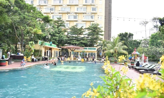 Sukaraja Hotel | Budget-Friendly Syariah Hotel Sentul with Pool & Spa