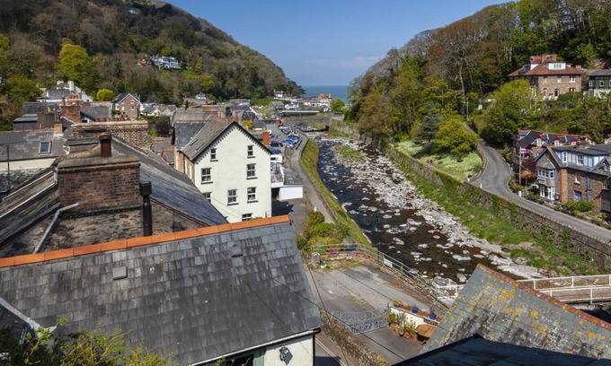 Lynmouth Cottage | Inviting Lorna Doone Cottage: Rated 9.8 with Breakfast & Kitchen