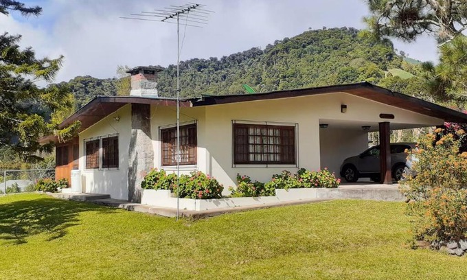 Cerro Punta Ski Chalet | Unforgettable Stay at Los Alessandria - Rated 9.9/10!